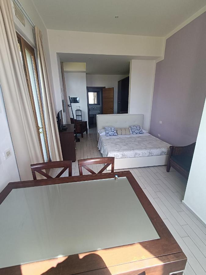 Cala Dei Mori Apart otel Livorno Dış mekan fotoğraf